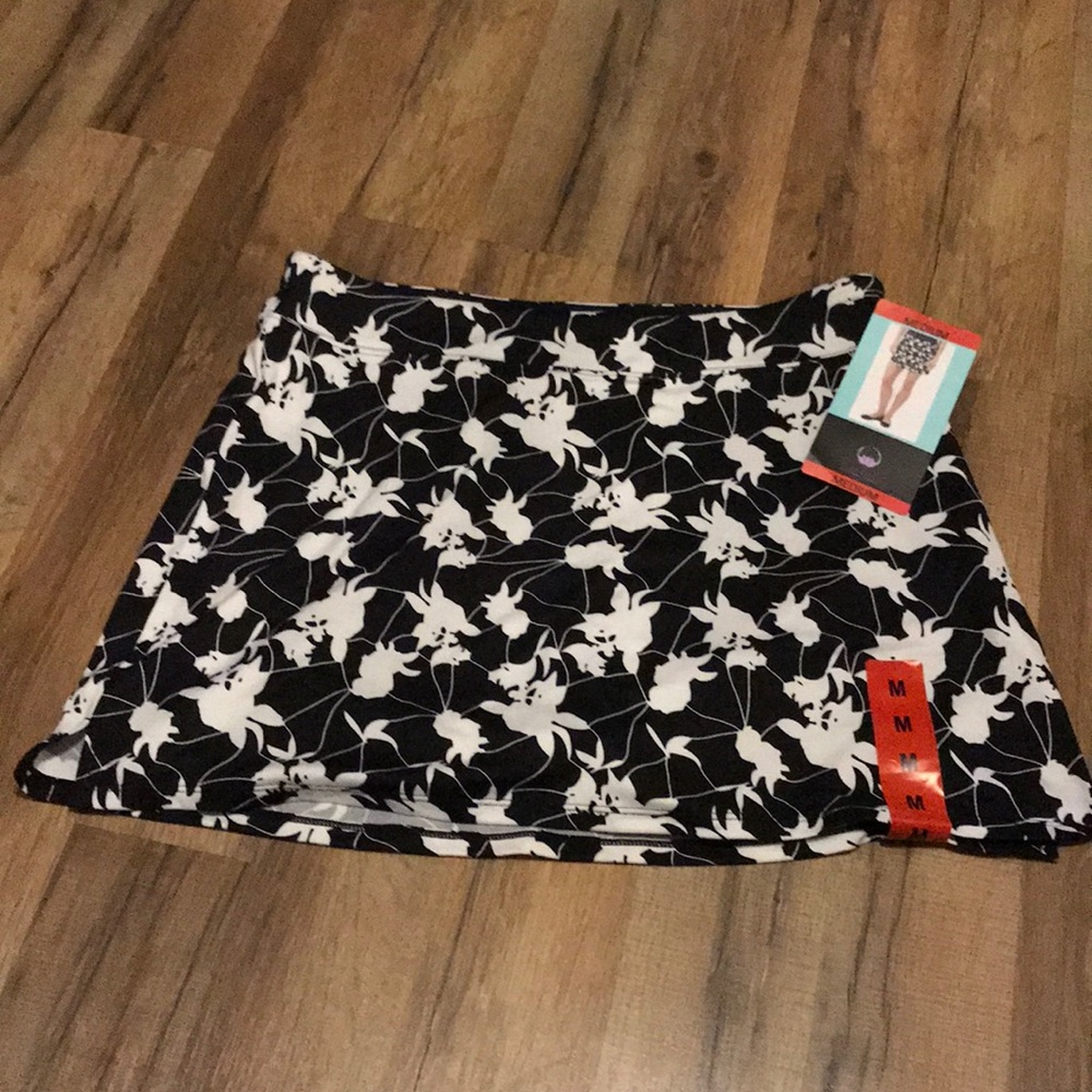 Athletic wear skirt/shorts combo